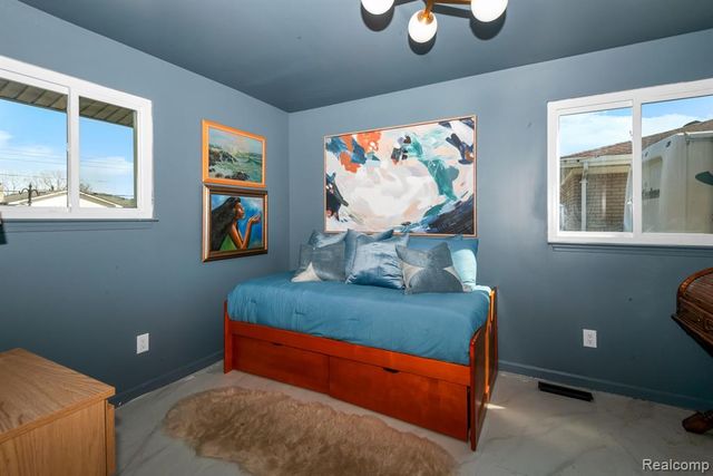 16615 Walcliff Drive, Clinton Township, MI 48035