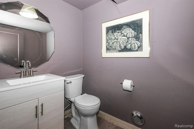 16615 Walcliff Drive, Clinton Township, MI 48035