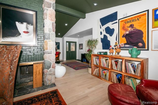 16615 Walcliff Drive, Clinton Township, MI 48035