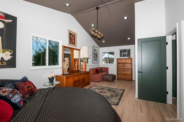 16615 Walcliff Drive, Clinton Township, MI 48035