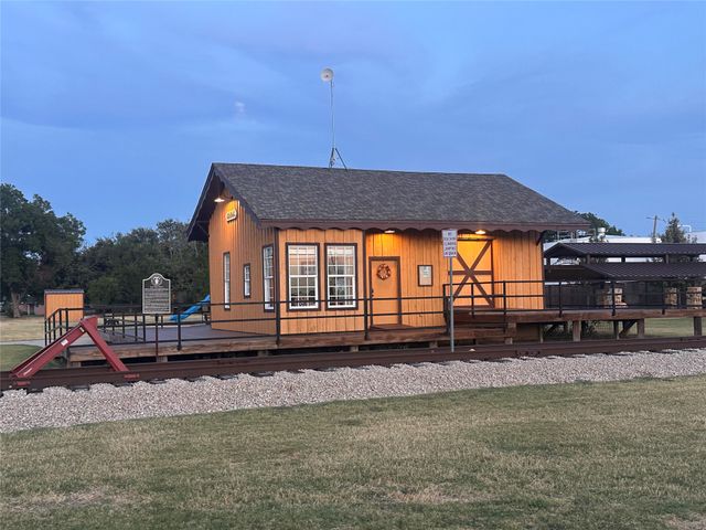 404 Amenduni Lane, Anna, TX 75409
