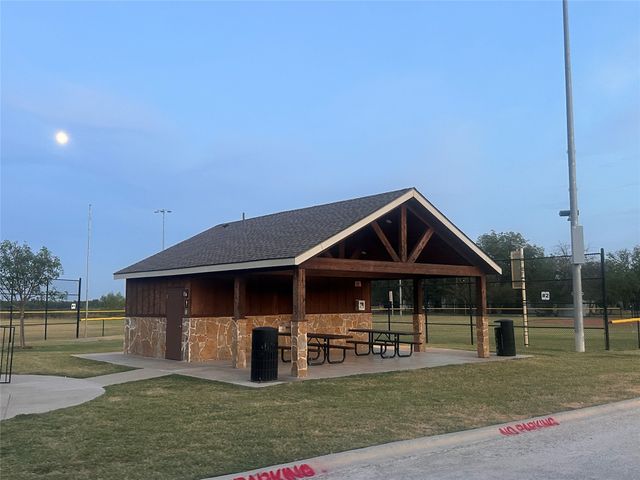 404 Amenduni Lane, Anna, TX 75409
