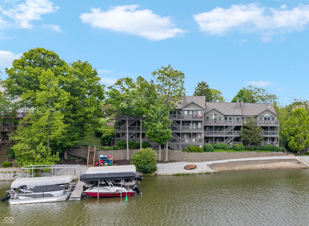 11323 Shoreview Lane, Indianapolis, IN 46236