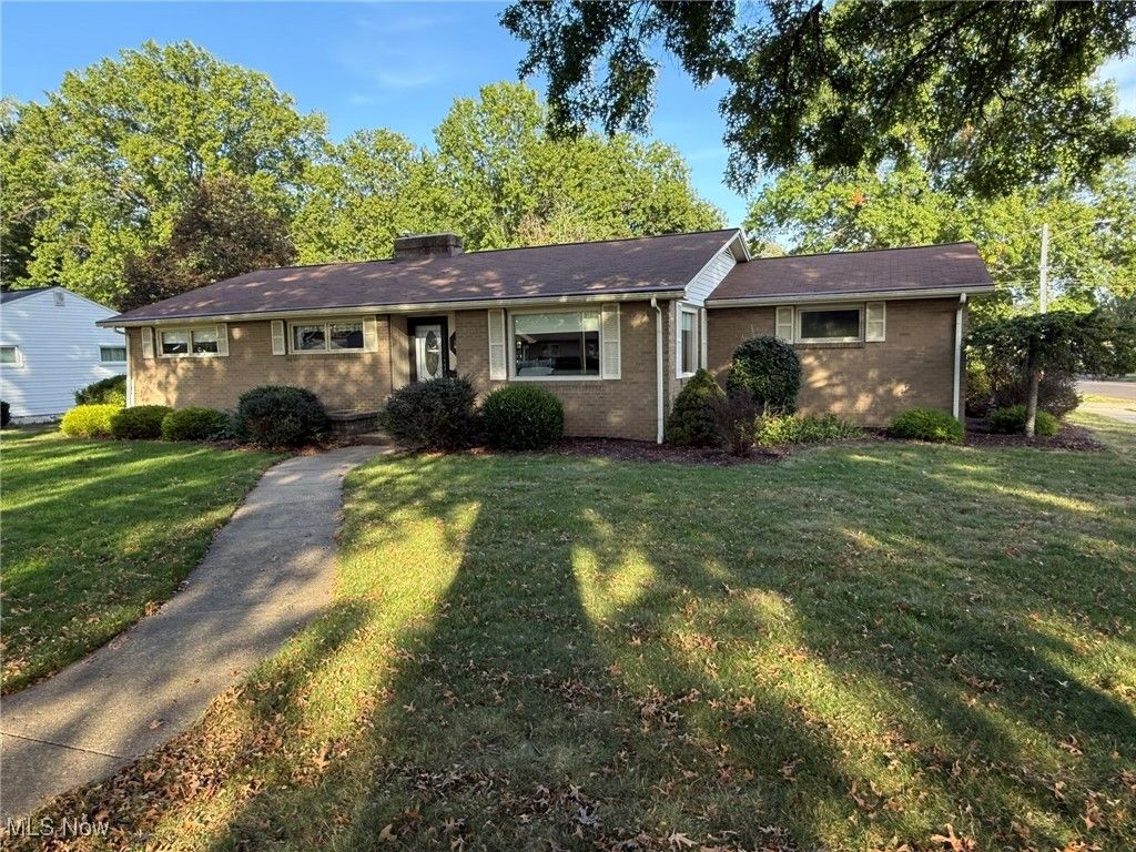 221 S James Street, Dover, OH 44622