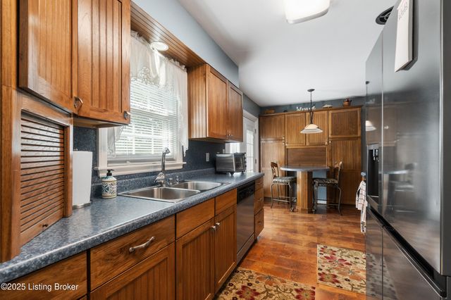 5365 Park Rd, Louisville, KY 40214