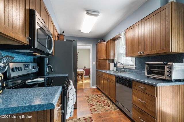 5365 Park Rd, Louisville, KY 40214