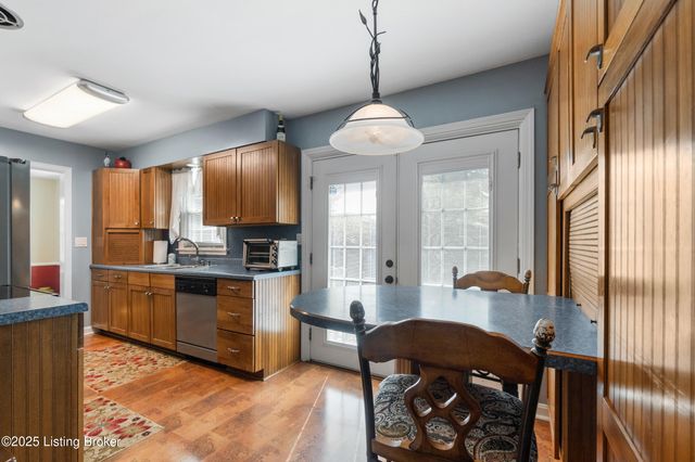 5365 Park Rd, Louisville, KY 40214