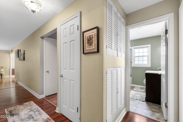 5365 Park Rd, Louisville, KY 40214