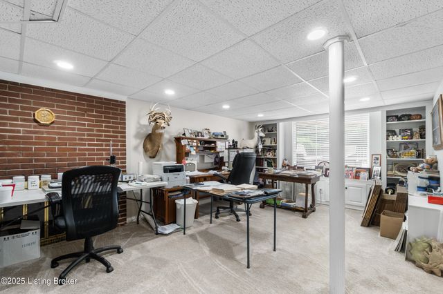 5365 Park Rd, Louisville, KY 40214