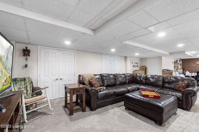 5365 Park Rd, Louisville, KY 40214