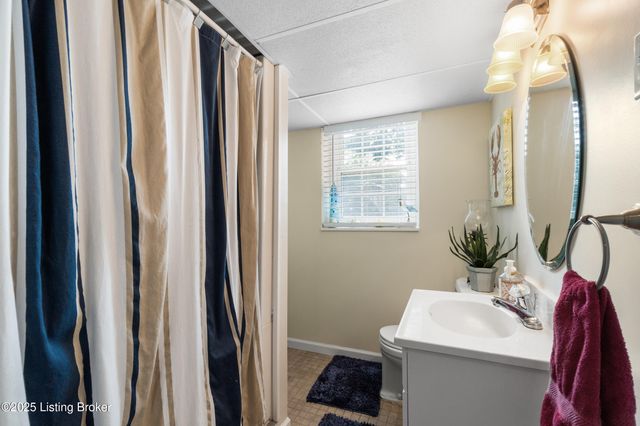 5365 Park Rd, Louisville, KY 40214