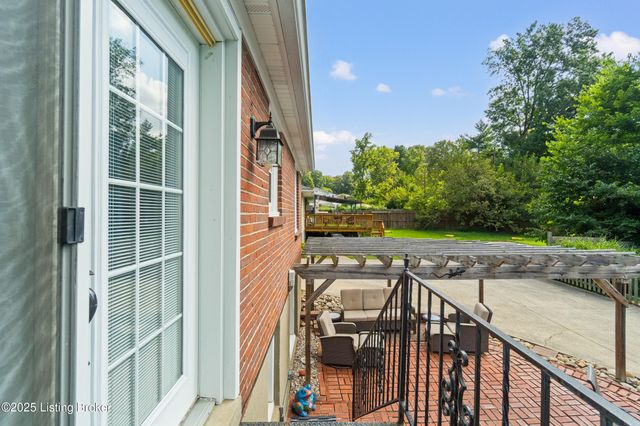 5365 Park Rd, Louisville, KY 40214