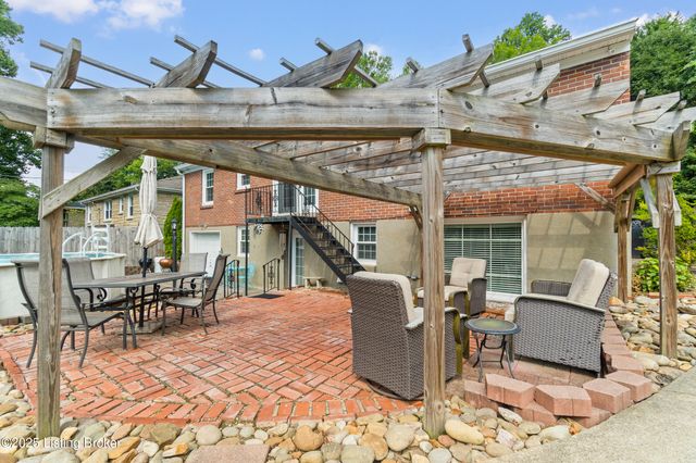 5365 Park Rd, Louisville, KY 40214