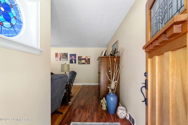 5365 Park Rd, Louisville, KY 40214