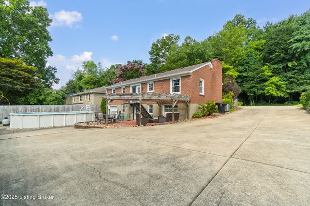 5365 Park Rd, Louisville, KY 40214