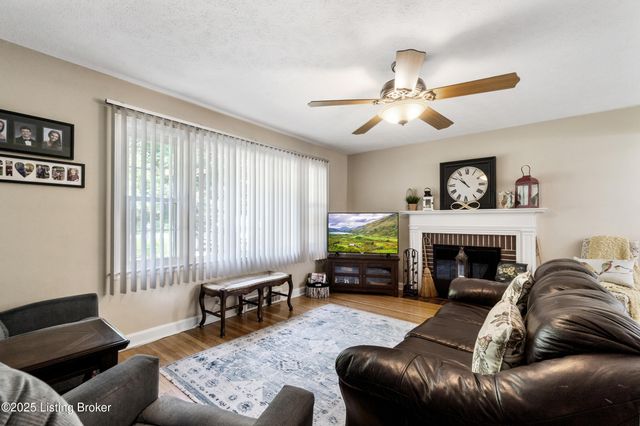 5365 Park Rd, Louisville, KY 40214