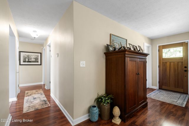 5365 Park Rd, Louisville, KY 40214