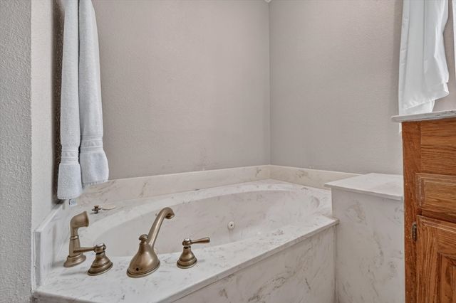 1609 Treehouse Lane N, Keller, TX 76262