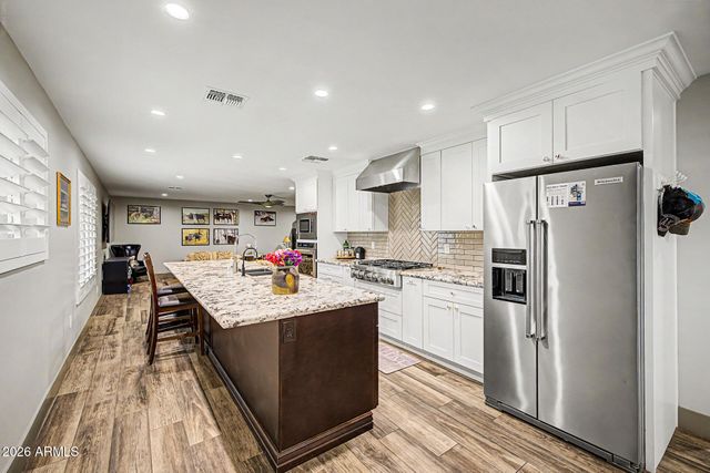 16 E RICE Drive, Tempe, AZ 85283