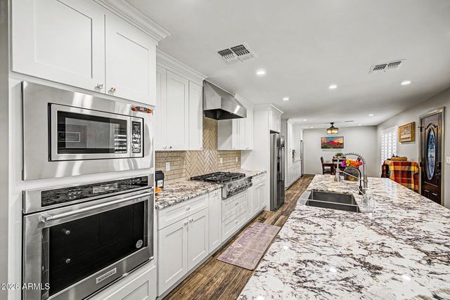 16 E RICE Drive, Tempe, AZ 85283