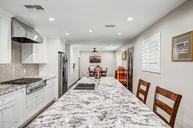 16 E RICE Drive, Tempe, AZ 85283