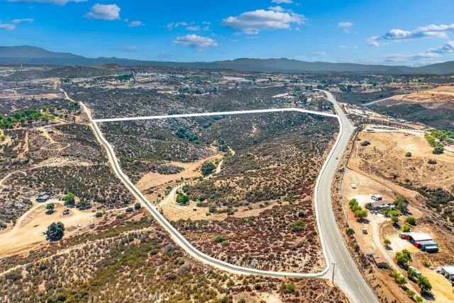 40200 E Benton, Hemet, CA 92544
