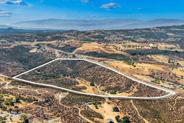 40200 E Benton, Hemet, CA 92544