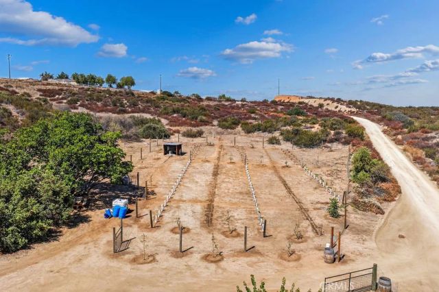 40200 E Benton, Hemet, CA 92544