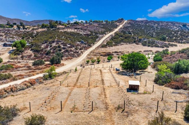 40200 E Benton, Hemet, CA 92544