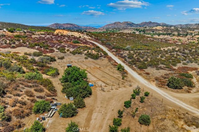 40200 E Benton, Hemet, CA 92544