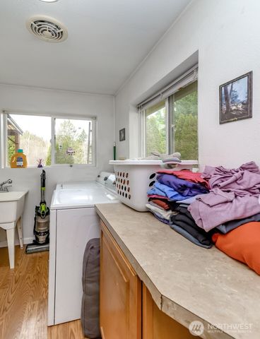 11005 Jovita Boulevard E, Edgewood, WA 98372