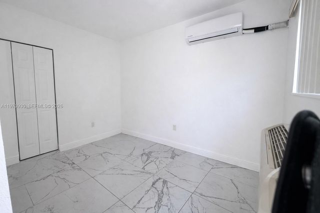 903 80th St, Miami Beach, FL 33141