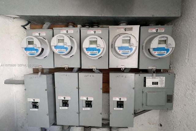 903 80th St, Miami Beach, FL 33141