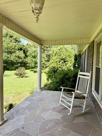 301 W College St, Summertown, TN 38483