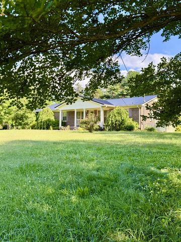 301 W College St, Summertown, TN 38483