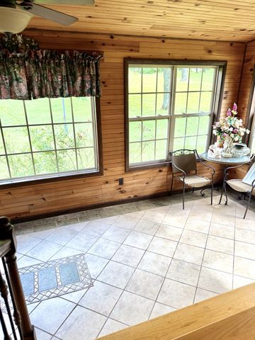301 W College St, Summertown, TN 38483