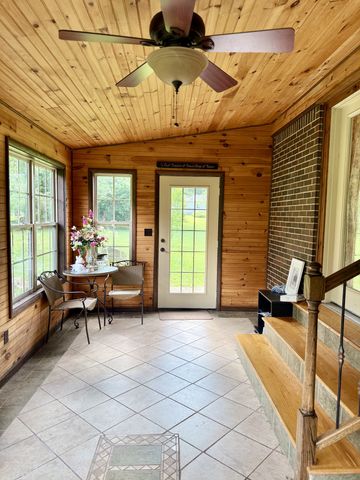301 W College St, Summertown, TN 38483