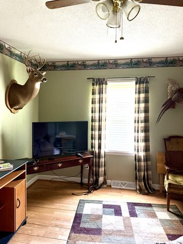 301 W College St, Summertown, TN 38483