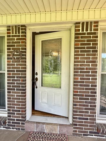 301 W College St, Summertown, TN 38483