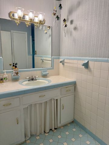 301 W College St, Summertown, TN 38483