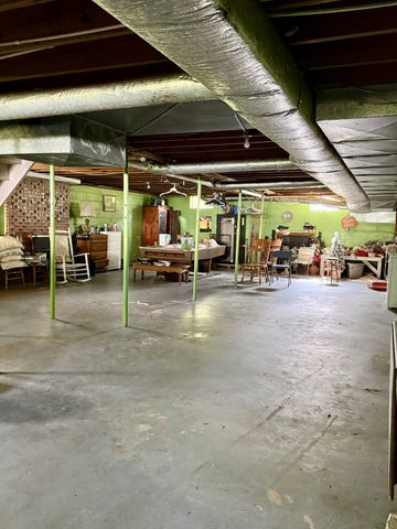 301 W College St, Summertown, TN 38483