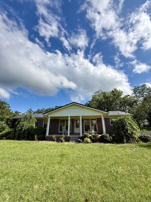 301 W College St, Summertown, TN 38483