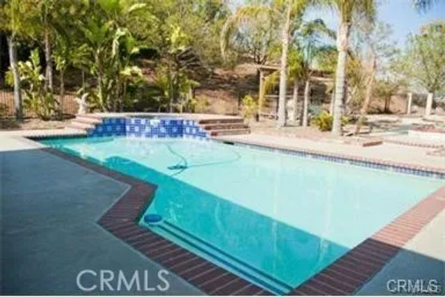 1025 Aquino Circle, Corona, CA 92879