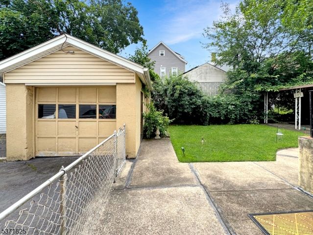 93 Piaget Ave, Clifton City, NJ 07011