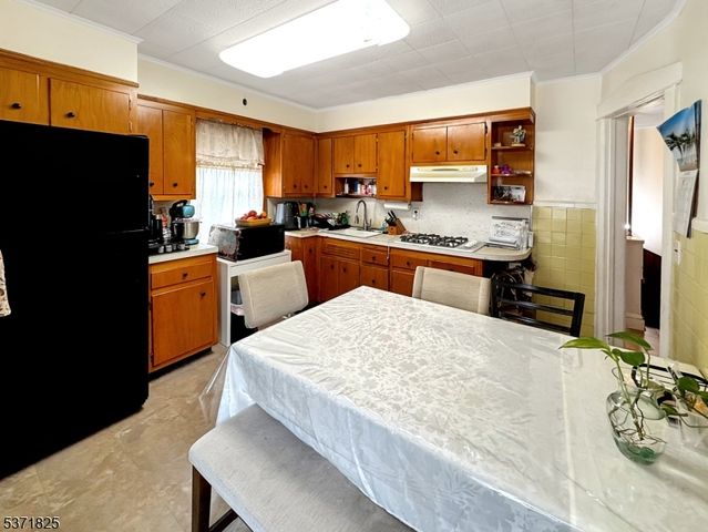 93 Piaget Ave, Clifton City, NJ 07011