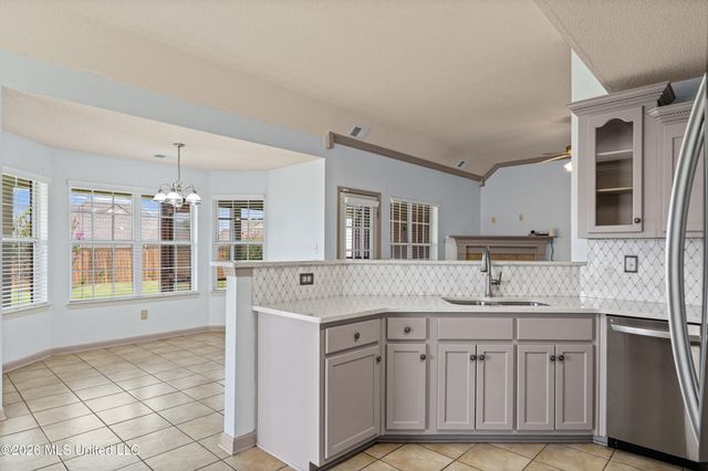 8365 Olivia Lane, Southaven, MS 38672