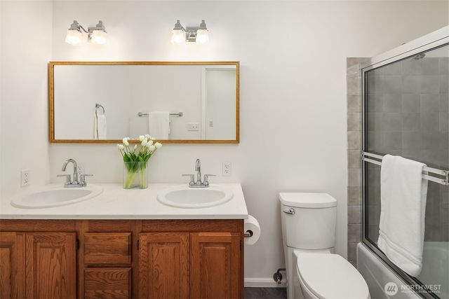 7061 NE 137th Street, Kirkland, WA 98034