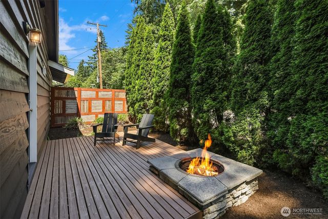 7061 NE 137th Street, Kirkland, WA 98034