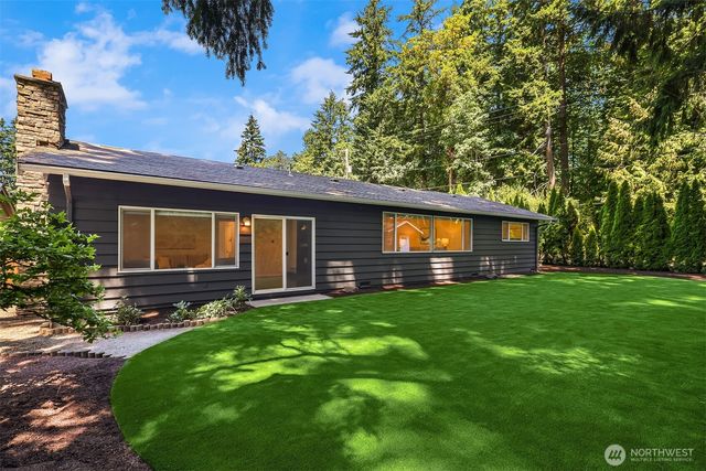 7061 NE 137th Street, Kirkland, WA 98034