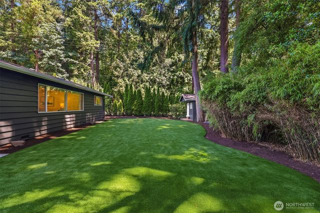 7061 NE 137th Street, Kirkland, WA 98034